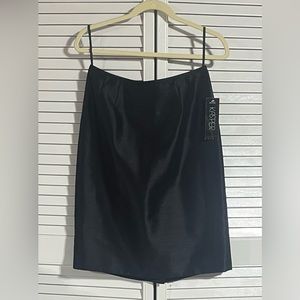 NWT Kasper 8P black skirt w/hidden zipper in back and slit in back